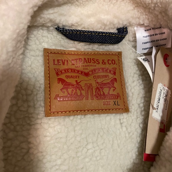 NWT Levis Sherpa Denim Vest - Picture 3 of 5